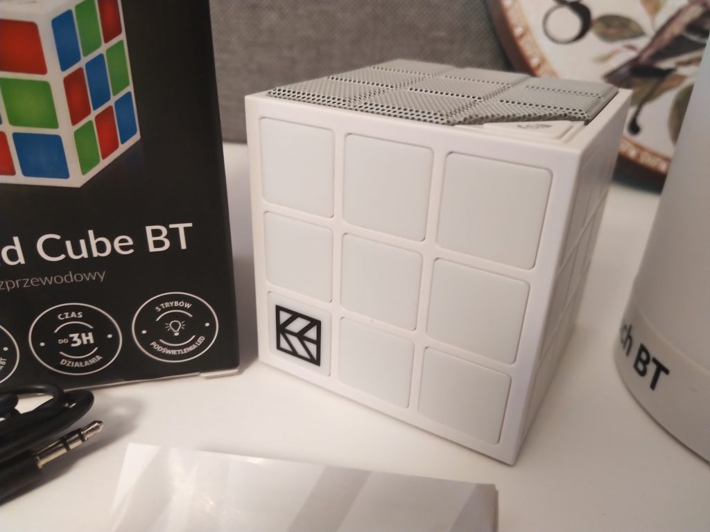 Głośniki z podświetleniem LED z Biedronki | HYKKER CUBE & HYKKER TOUCH 40 IMG 20180921 183004