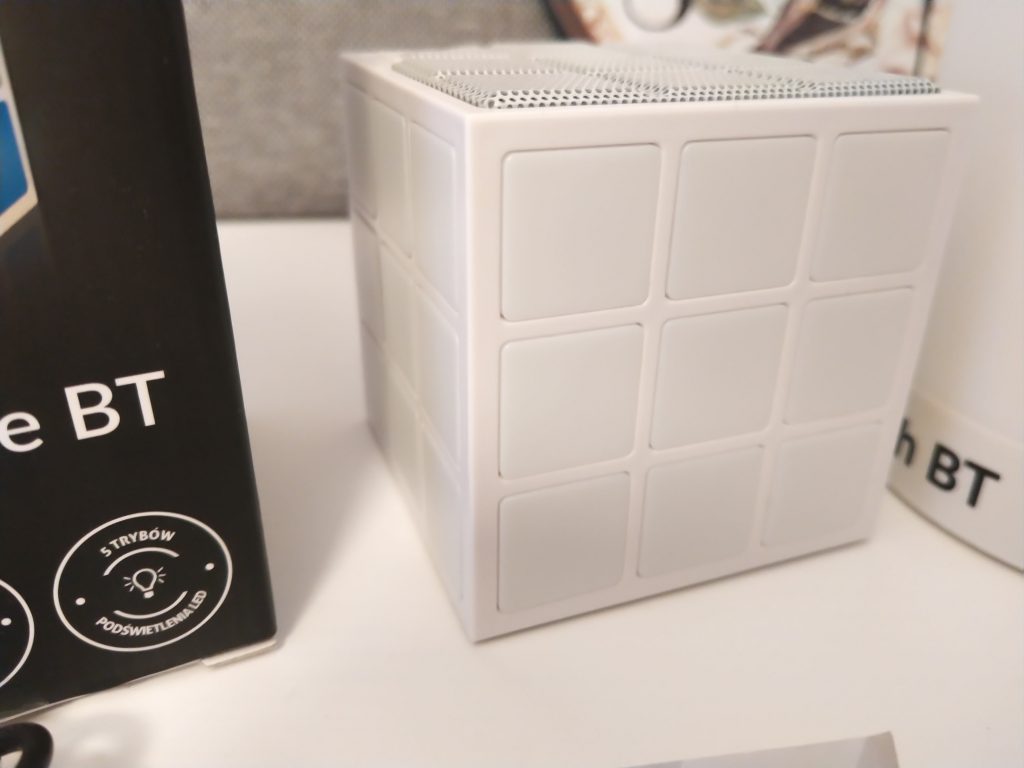 Głośniki z podświetleniem LED z Biedronki | HYKKER CUBE & HYKKER TOUCH 46 IMG 20180921 183018
