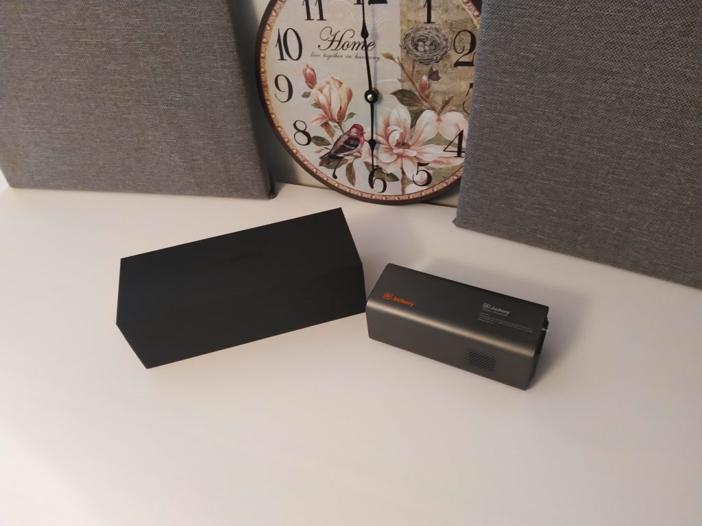 Potężny powerbank z gniazdkiem 220V | Jackery PowerBar 32 00001IMG 00001 BURST20181021153608