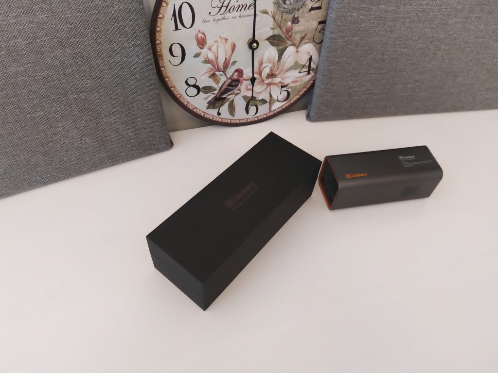 Potężny powerbank z gniazdkiem 220V | Jackery PowerBar 22 00001IMG 00001 BURST20181021153613