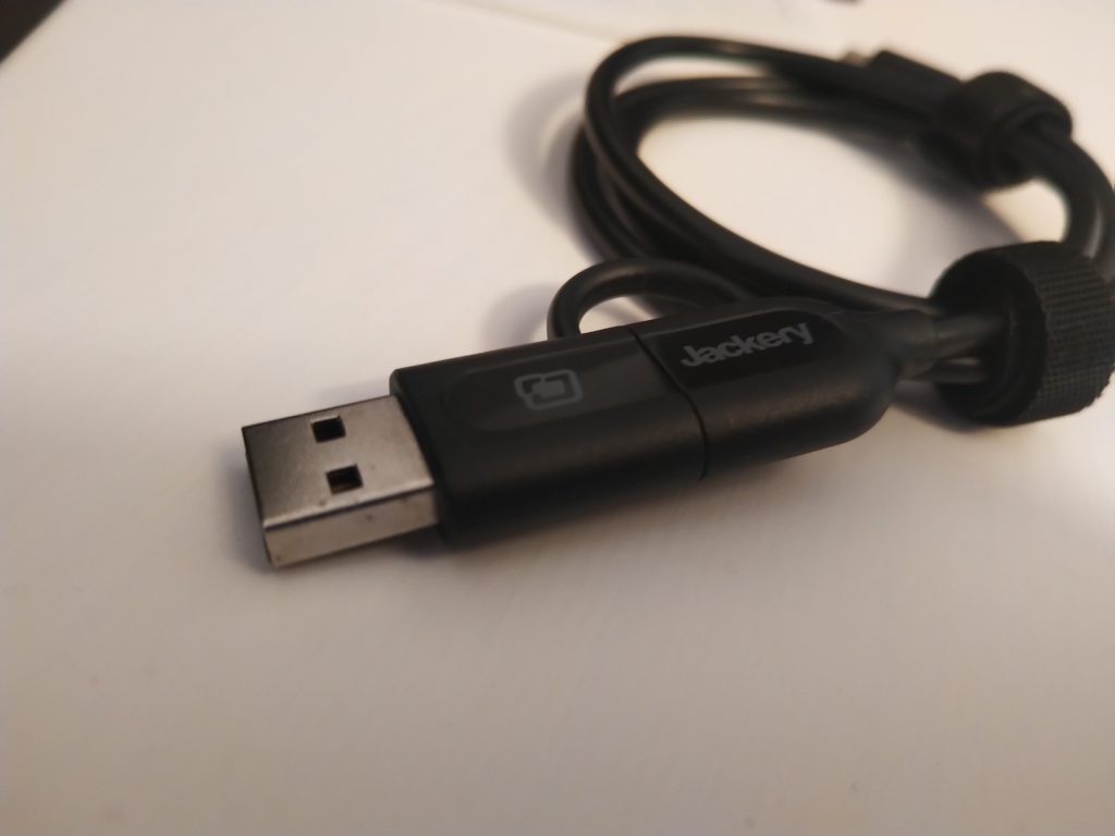 Potężny powerbank z gniazdkiem 220V | Jackery PowerBar 28 00001IMG 00001 BURST20181021153811