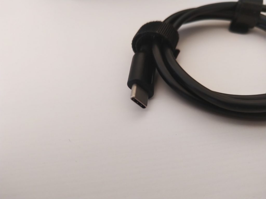 Potężny powerbank z gniazdkiem 220V | Jackery PowerBar 30 00001IMG 00001 BURST20181021153820