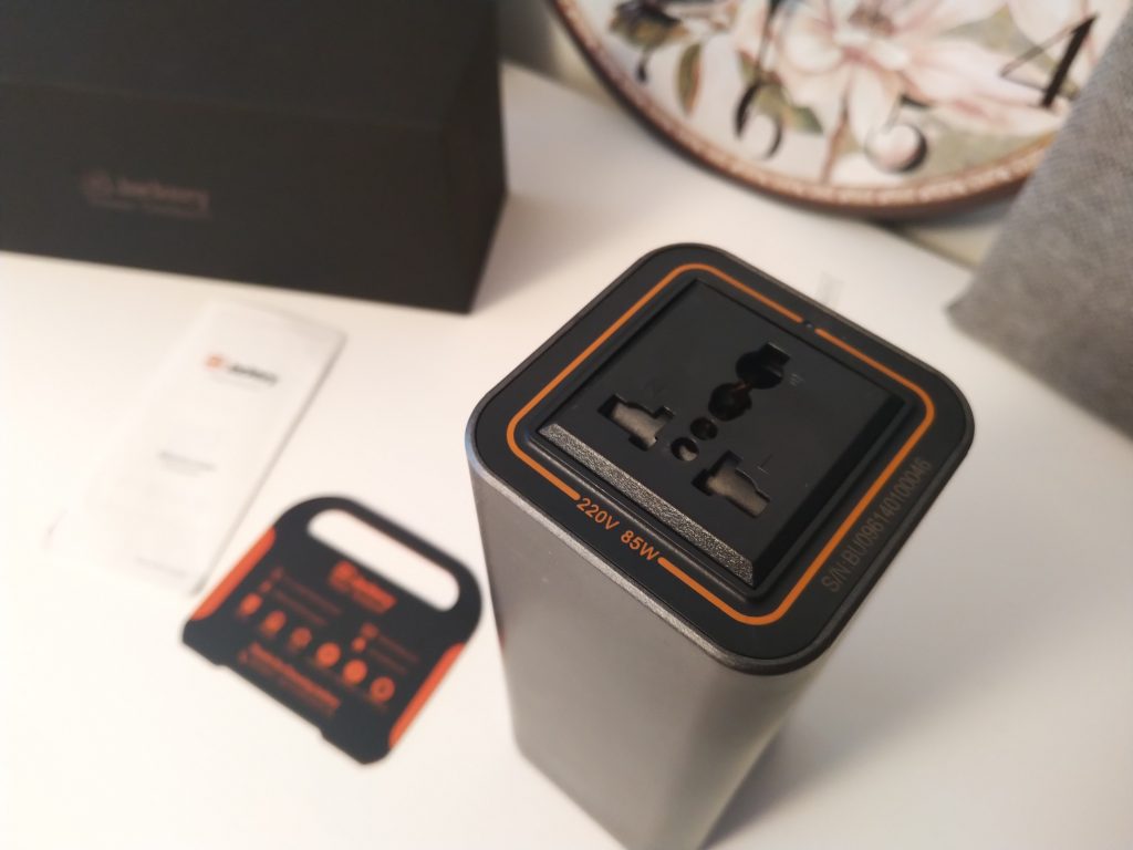 Potężny powerbank z gniazdkiem 220V | Jackery PowerBar 46 00001IMG 00001 BURST20181021153857