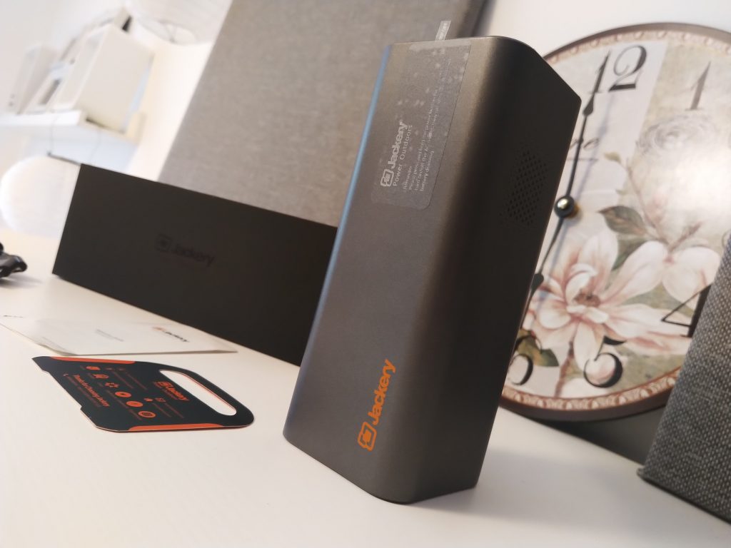 Potężny powerbank z gniazdkiem 220V | Jackery PowerBar 34 00001IMG 00001 BURST20181021153915