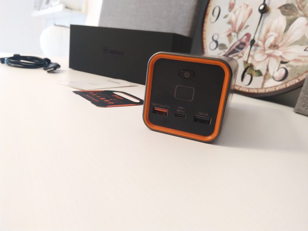 Potężny powerbank z gniazdkiem 220V | Jackery PowerBar 48 00001IMG 00001 BURST20181021153942