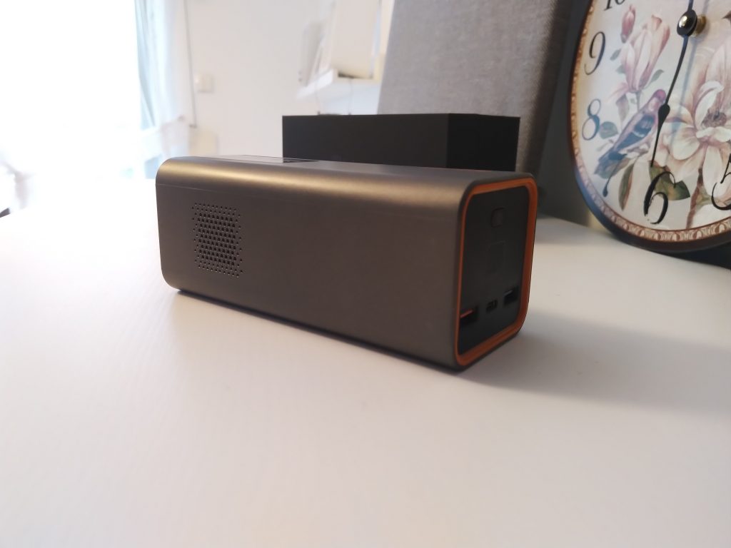 Potężny powerbank z gniazdkiem 220V | Jackery PowerBar 38 00001IMG 00001 BURST20181021154050