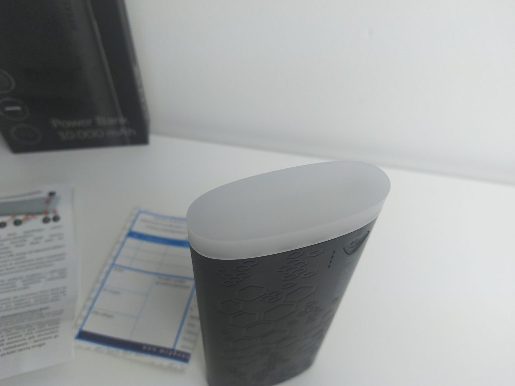 Power Bank 10.000mAh z mocną latarką LED w Biedronce | HYKKER 46 IMG 20181106 104139