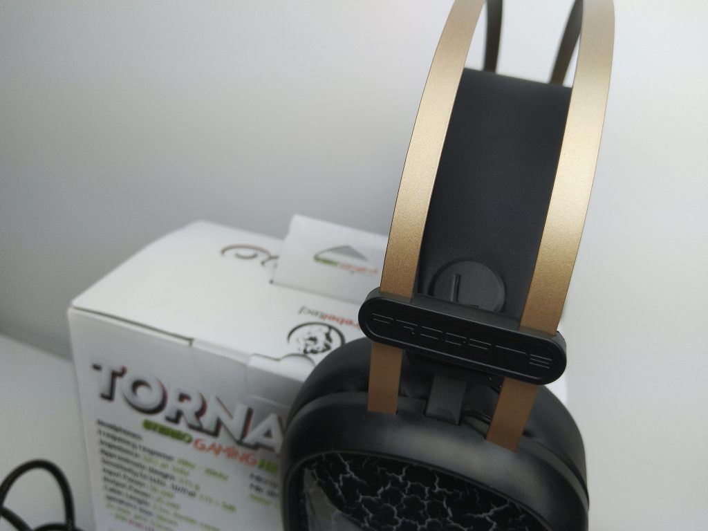 Tanie słuchawki dla gracza z podświetleniem LED | Rebeltec TORNADO 42 IMG 20181112 124313