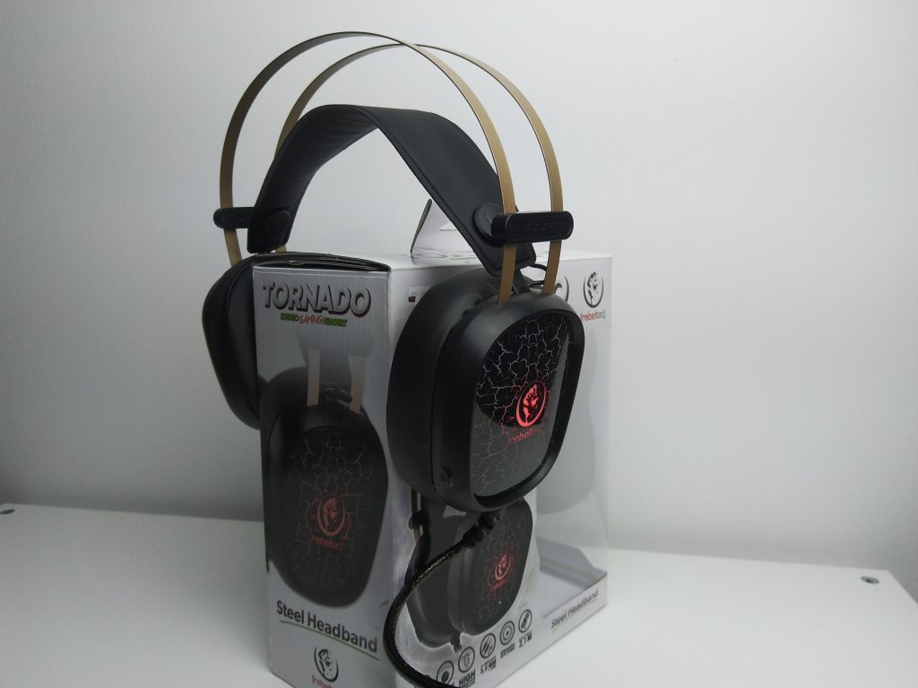 Tanie słuchawki dla gracza z podświetleniem LED | Rebeltec TORNADO 50 IMG 20181112 124908