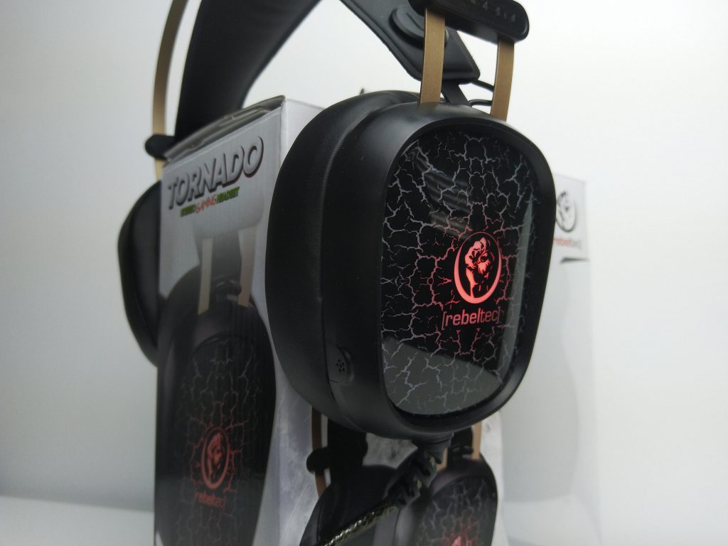 Tanie słuchawki dla gracza z podświetleniem LED | Rebeltec TORNADO 52 IMG 20181112 124913