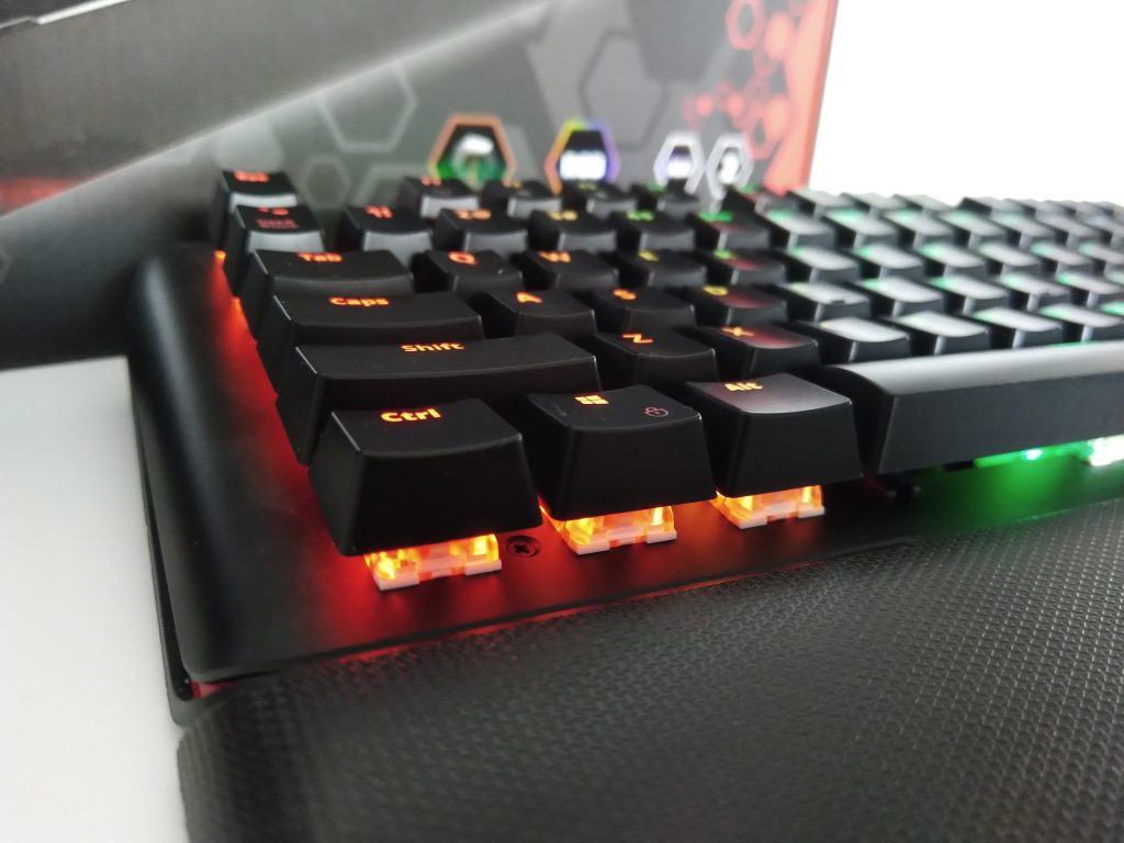 Świetna klawiatura mechaniczna od SPC Gear | SPC Gear GK550 Omnis Kailh Brown RGB 86 IMG 20181112 131214