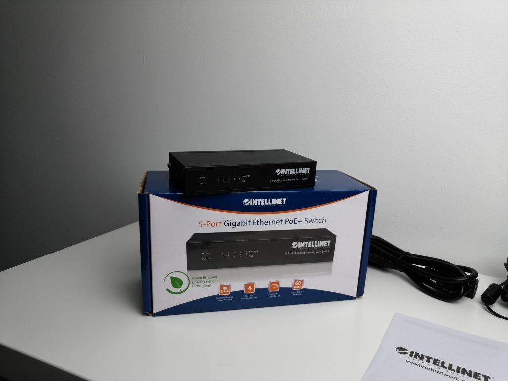 Gigabitowy switch PoE | INTELLINET 5-Port Gigabit Ethernet PoE+ Switch