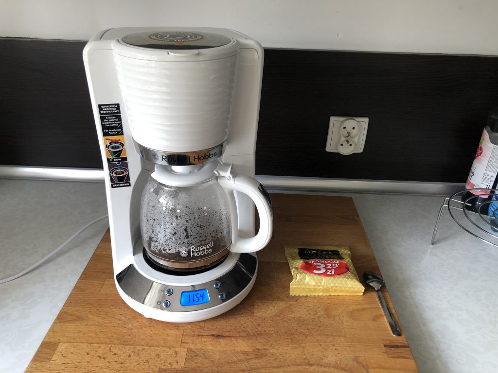 Nowoczesny ekspres przelewowy do kawy Russell Hobbs Inspire White 16 08E6EFC1 6E9E 496C 99D9 CCE905EF73CD