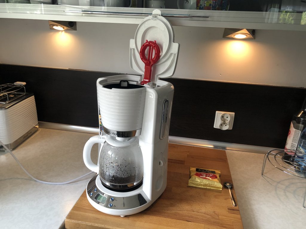 Nowoczesny ekspres przelewowy do kawy Russell Hobbs Inspire White 56 11103177 407E 4E21 8536 1F50D8951FAD