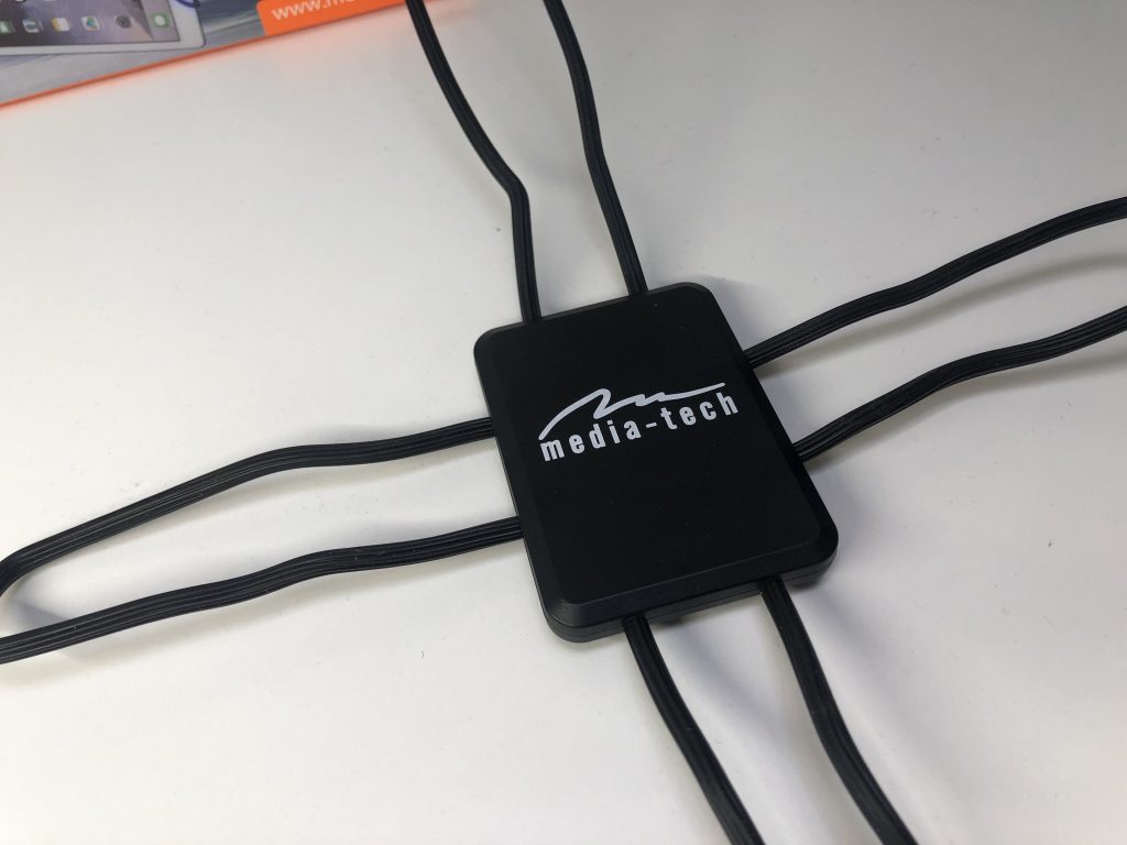 Tani, elastyczny uchwyt do telefonów, tabletów i innych od Media-Tech 24 42643F19 CAC1 4310 A72C BDAE6D294760