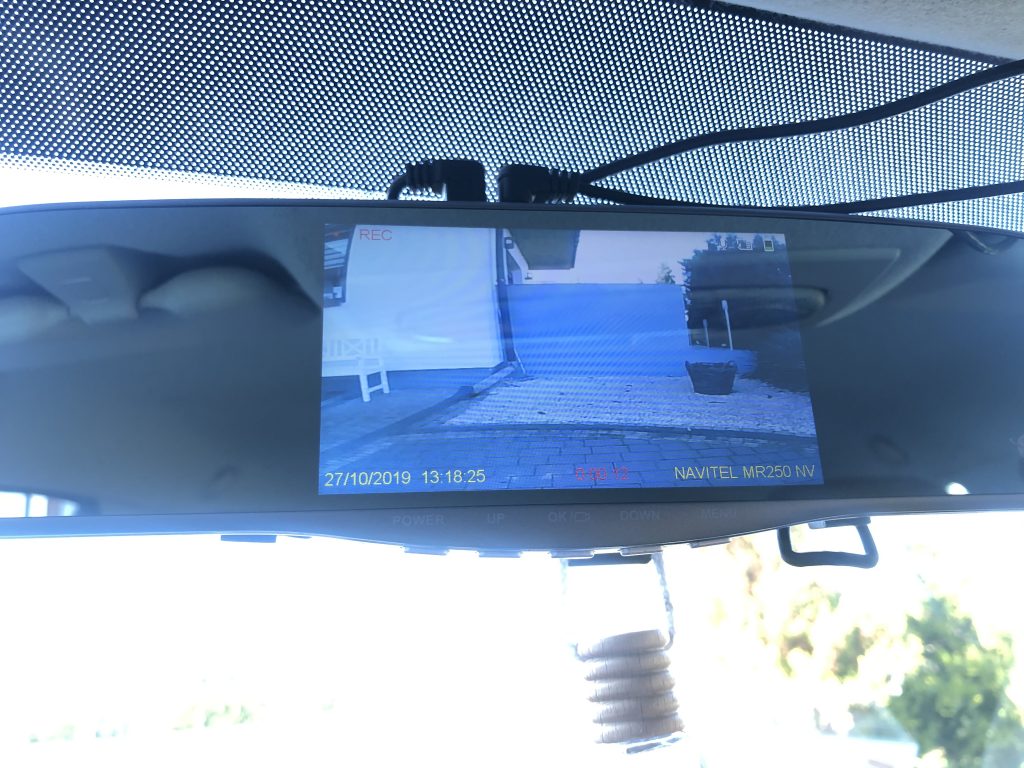 Lusterko wsteczne z rejestratorem jazdy i Night Vision 60 487A343A 1B0F 4587 A88E 9DBCA1015FCA