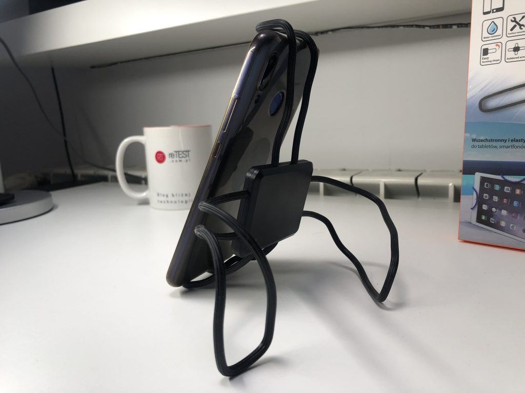 Tani, elastyczny uchwyt do telefonów, tabletów i innych od Media-Tech 34 8EB2E1F7 75CC 4F26 AB64 496A728243E5