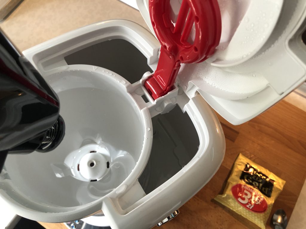 Nowoczesny ekspres przelewowy do kawy Russell Hobbs Inspire White 64 A40BE831 46E5 490C 9D78 9409C8A3DC42