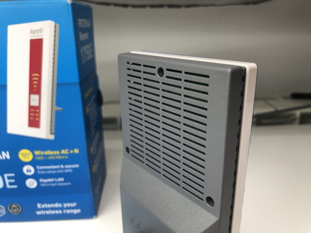 Wzmacniacz sieci WiFi klasy Premium - FRITZ!WLAN Repeater 1750E 48 B3B14D9D BE1C 4043 BCC8 61DF0C300D92