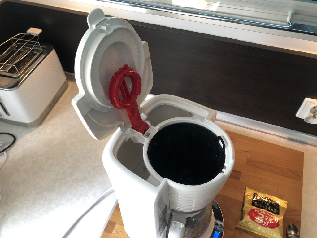 Nowoczesny ekspres przelewowy do kawy Russell Hobbs Inspire White 58 DC05B68A A01F 442C BCDE D754EFA2EB99