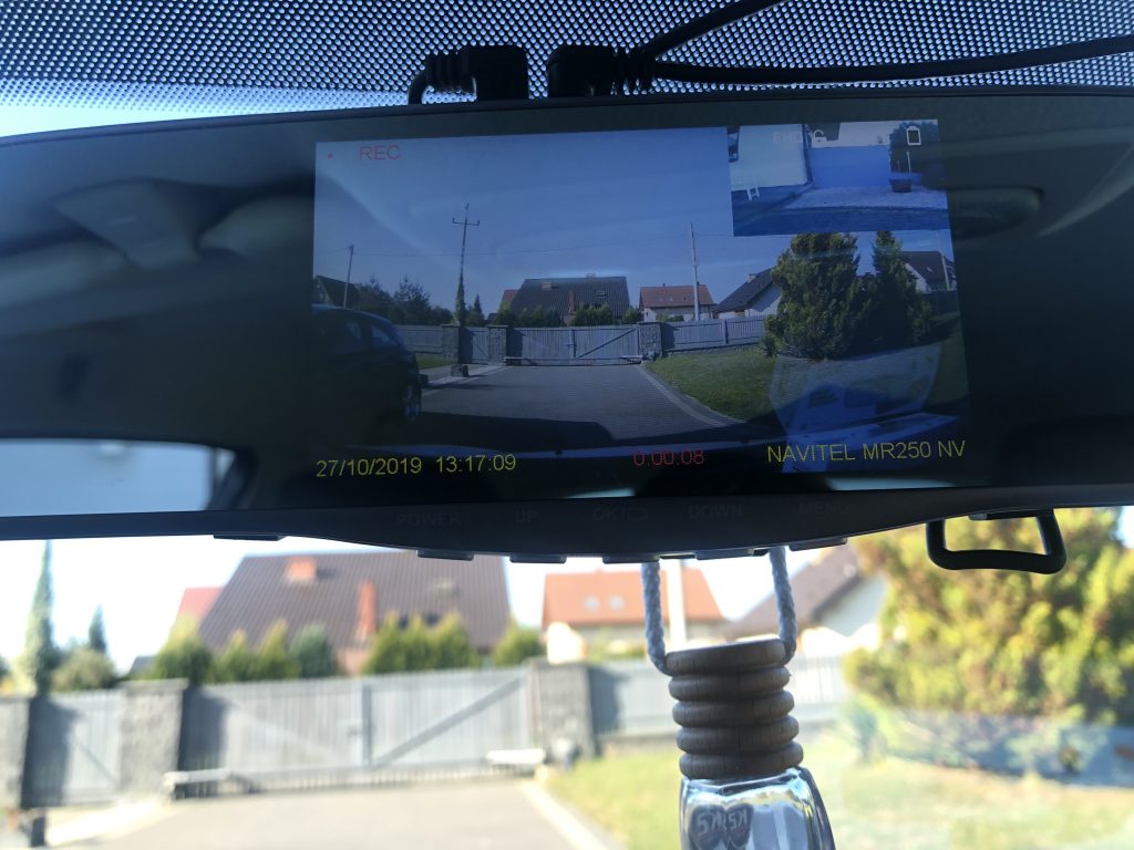 Lusterko wsteczne z rejestratorem jazdy i Night Vision 58 DD414557 7064 44D6 9E1D B62A37AECBB1