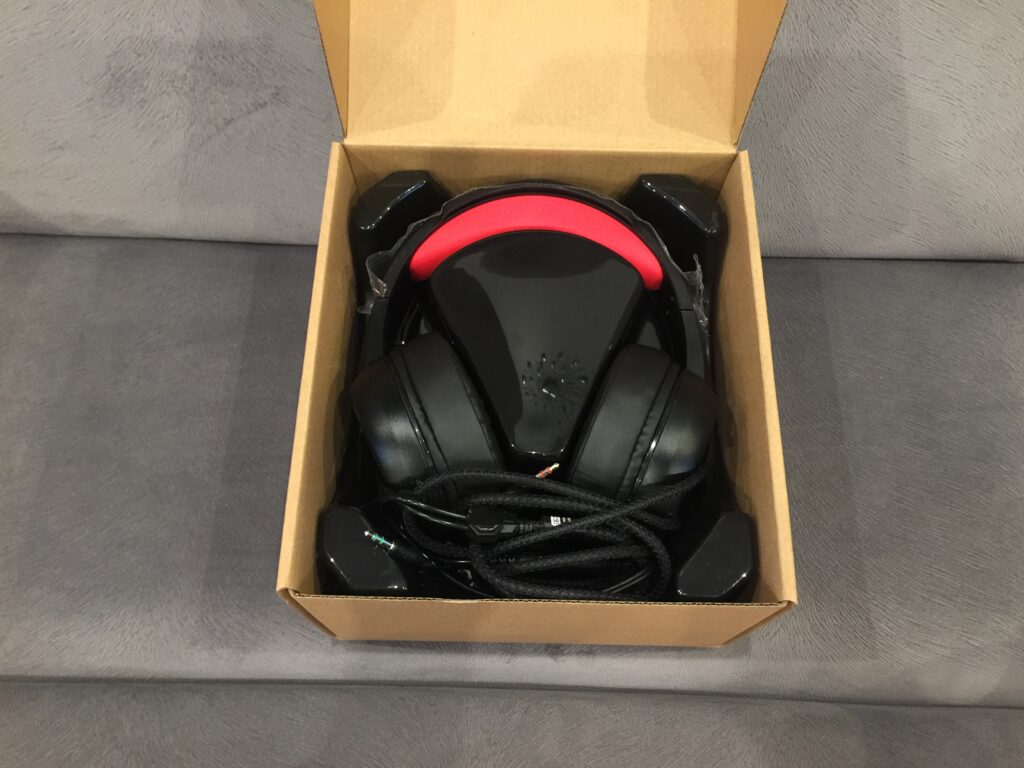 Słuchawki Genesis Neon 200 RGB z Mikrofonem 28 IMG 3317 scaled