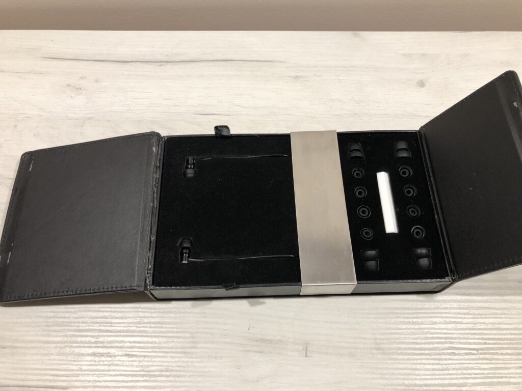 Douszne słuchawki Hifiman RE-600S 18 IMG 6521
