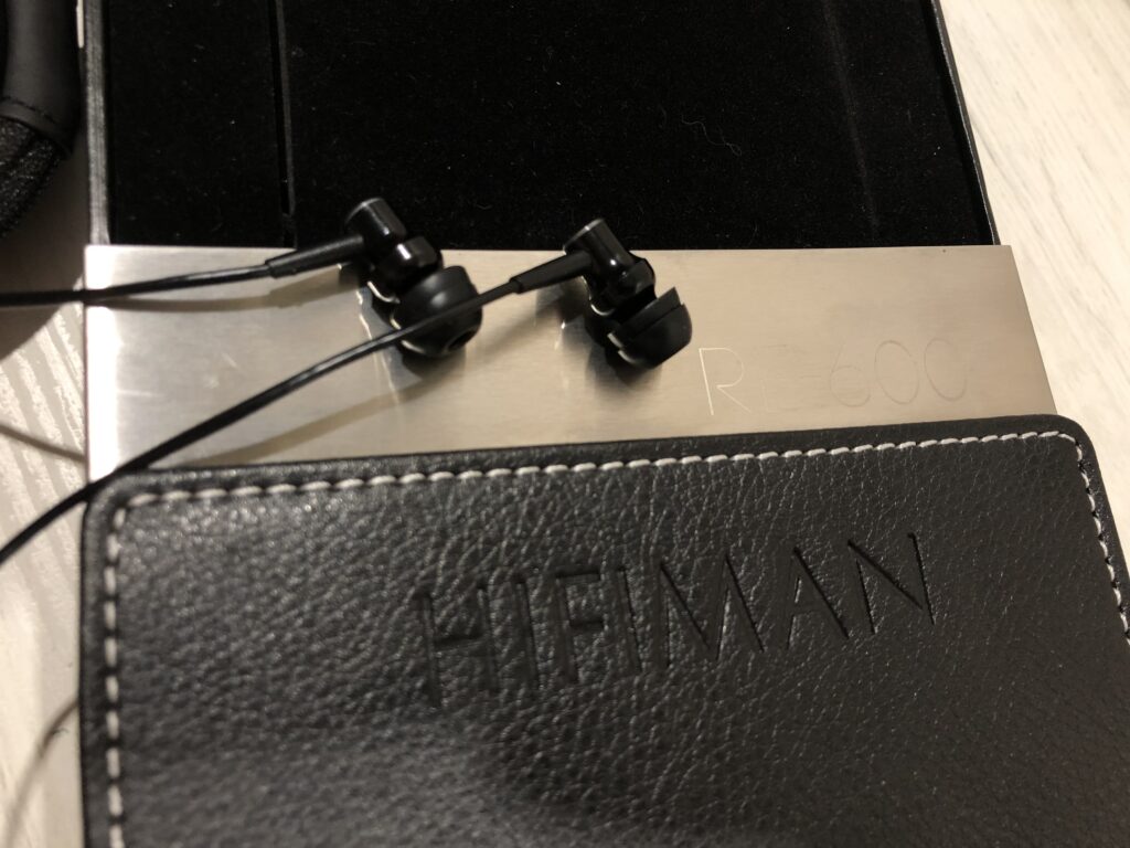 Douszne słuchawki Hifiman RE-600S 42 IMG 6541