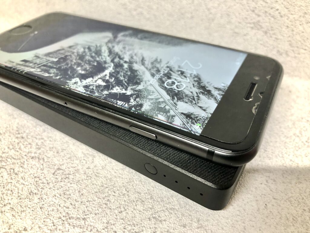 Mophie Powerstation Wireless XL bezprzewodowy powerbank 42 IMG E6559 scaled