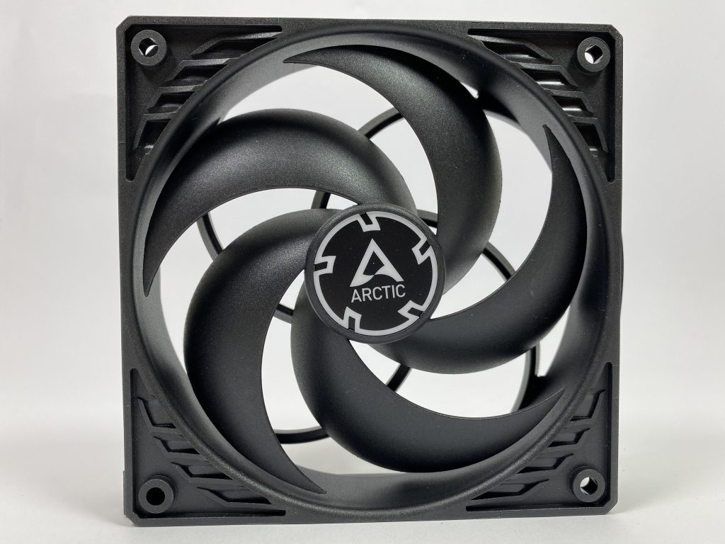 Recenzja Arctic P12 PWM PST i BioniX P140 24 IMG 4542photo