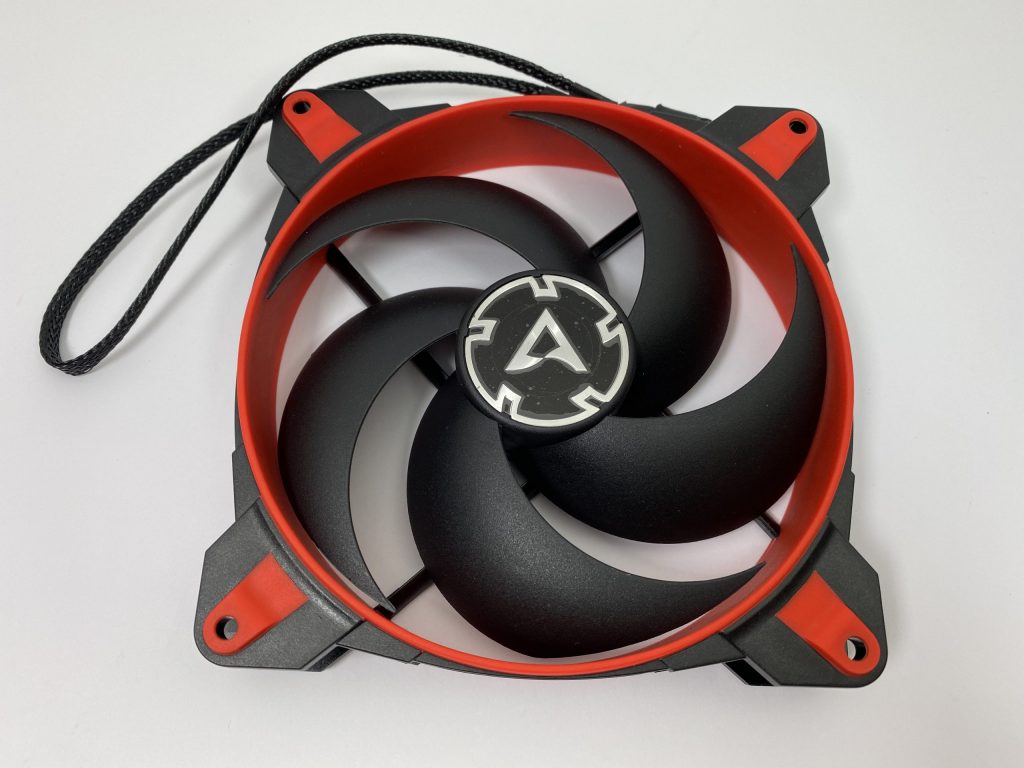 Recenzja Arctic P12 PWM PST i BioniX P140 48 IMG 4562photo scaled e1630272761836