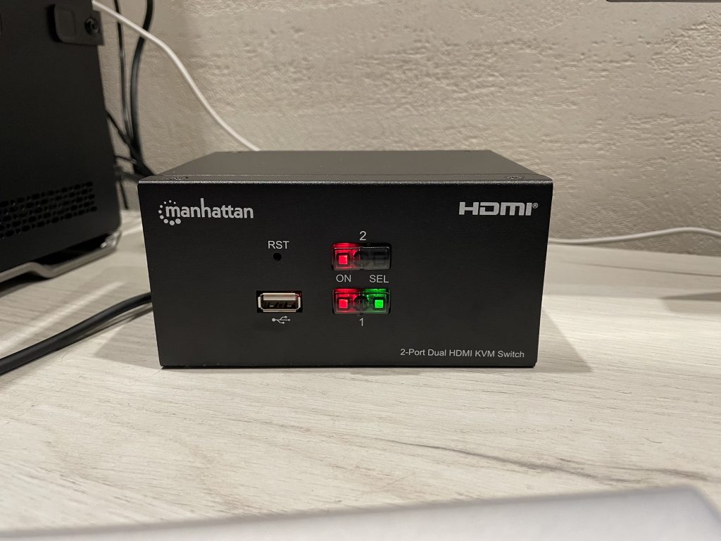 Przełącznik KVM Manhattan 2/1 HDMI, USB, 4K 30Hz 62 IMG 3251 scaled