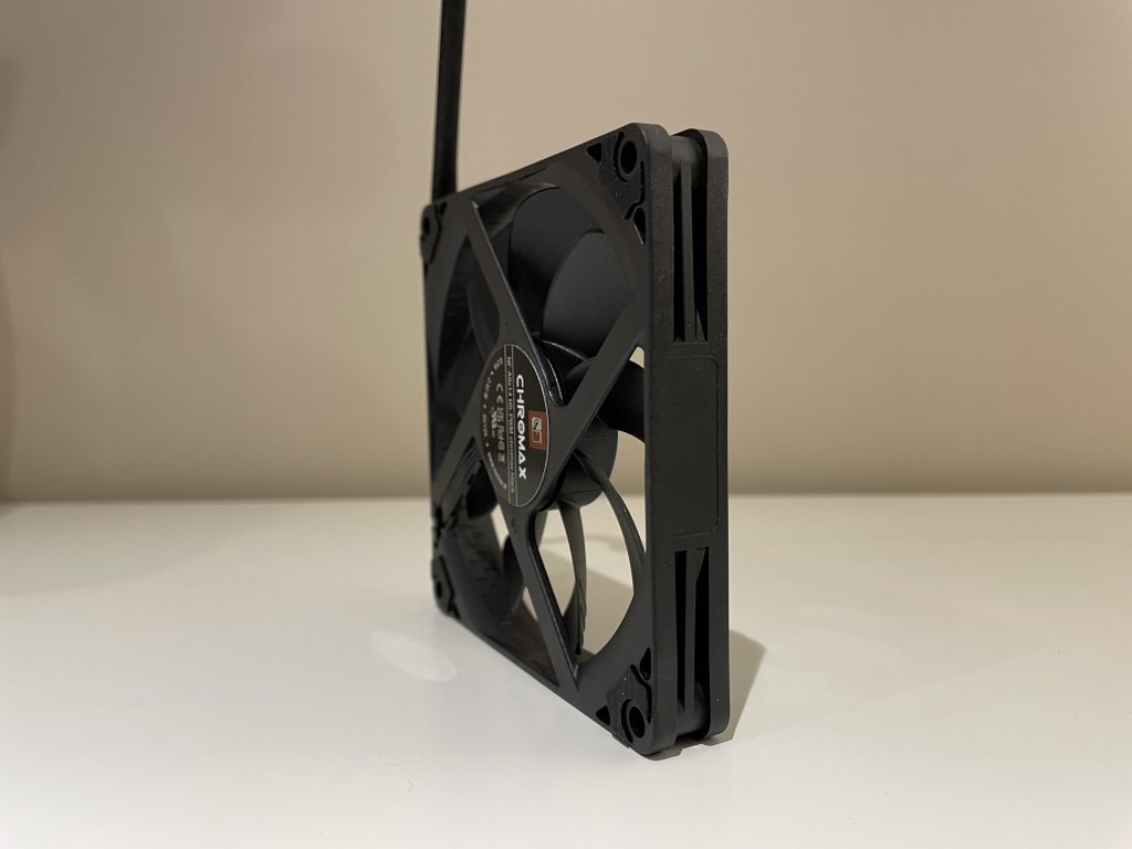 Mała Noctua w czarnym wydaniu 64 IMG 5543 scaled