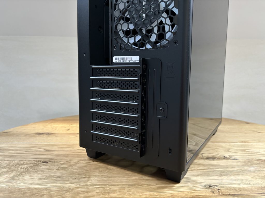 Nietuzinkowa obudowa In Win A5 30 IMG 7165 scaled