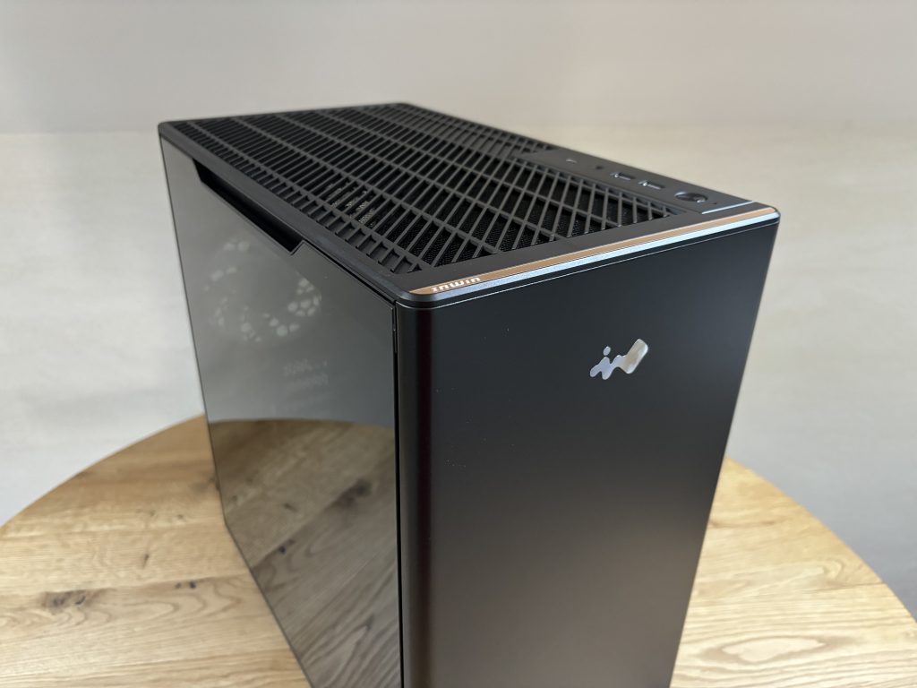 Nietuzinkowa obudowa In Win A5 60 IMG 7175 scaled