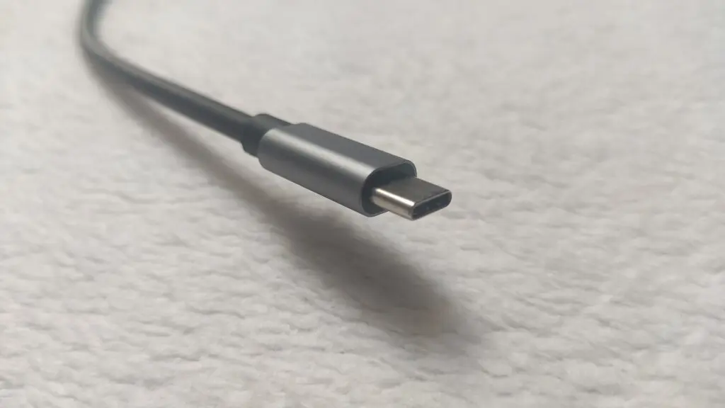 Natec Fowler 2 – dla tych, którym brakuje portów 24 15 cm kabel USB-C wychodzący z Fowlera 2