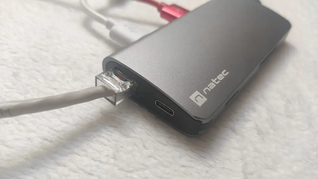 Natec Fowler 2 – dla tych, którym brakuje portów 26 Natec Fowler 2 z podłączonymi kablami