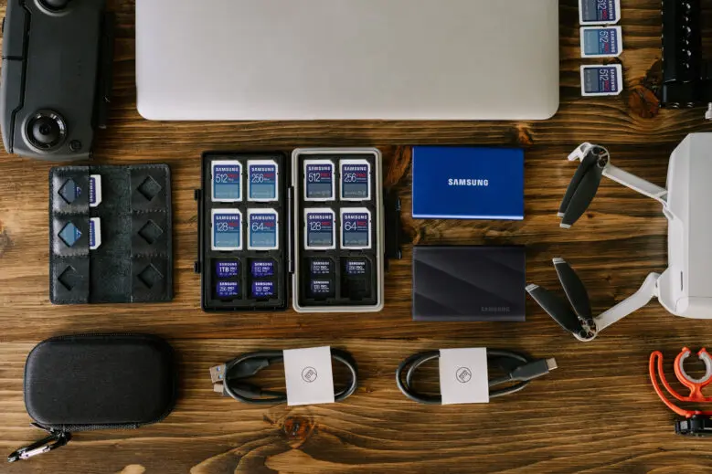 microSD Card PRO Plus Lifestyle IMG With SD 3