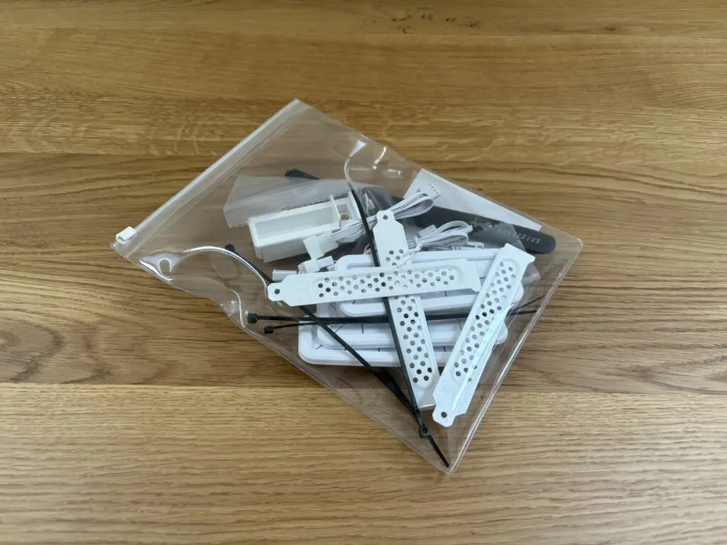 InWin F5 czyli obudowa z klasą 66 IMG 8046