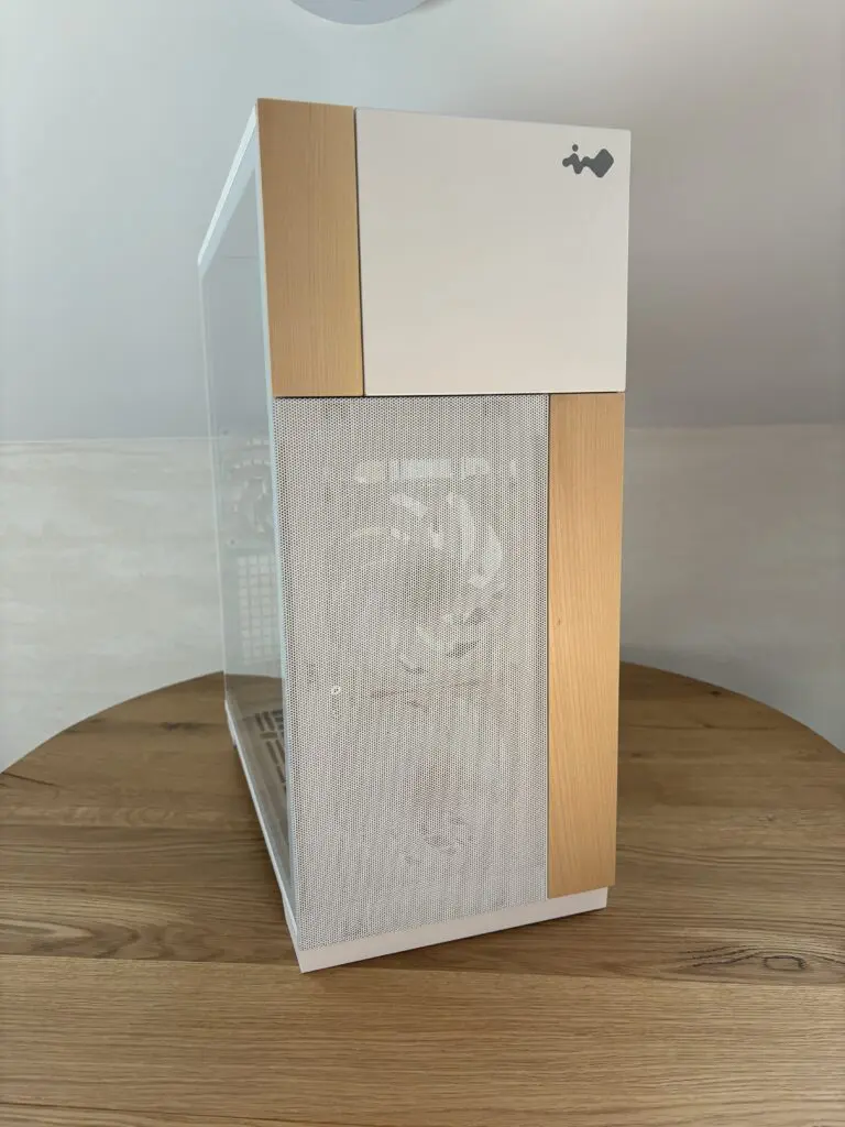 InWin F5 czyli obudowa z klasą 16 IMG 8053