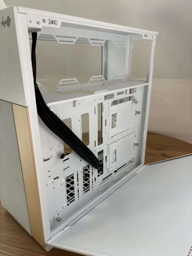 InWin F5 czyli obudowa z klasą 44 IMG 8082