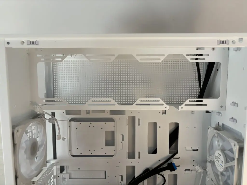 InWin F5 czyli obudowa z klasą 86 IMG 8102