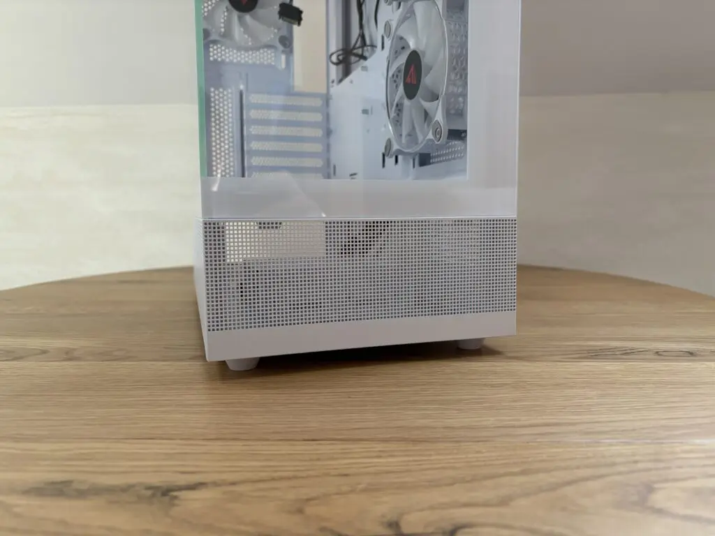 Obudowa w klasycznej formie z nietypowym frontem 52 IMG 8215