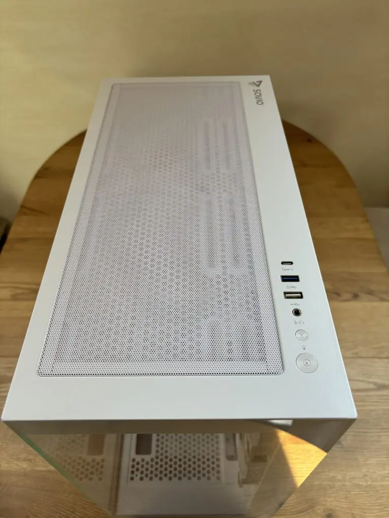 Obudowa w klasycznej formie z nietypowym frontem 36 IMG 8224