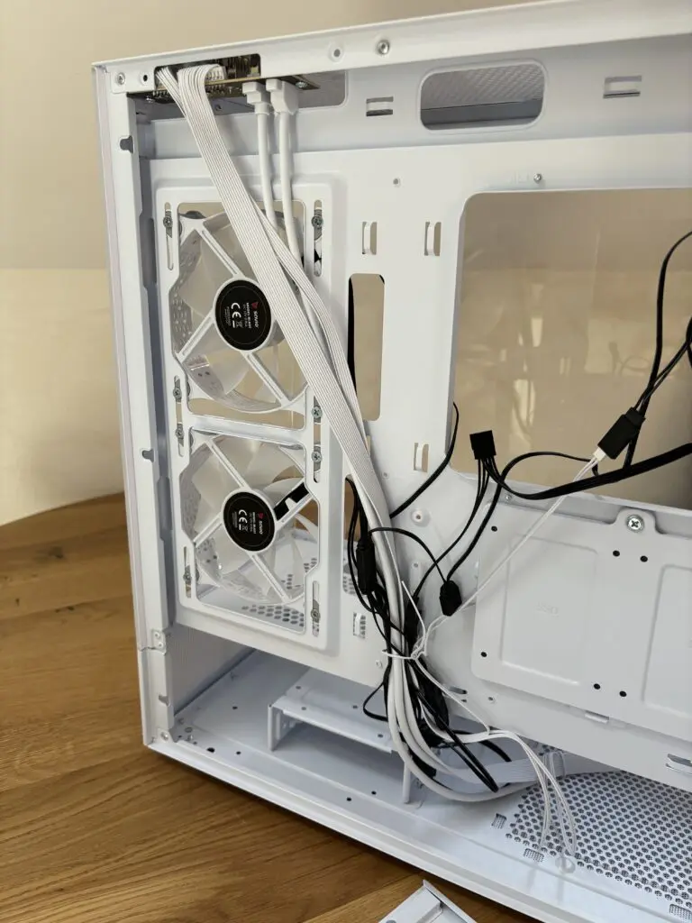 Obudowa w klasycznej formie z nietypowym frontem 74 IMG 8232