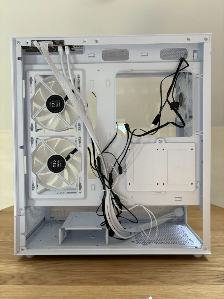 Obudowa w klasycznej formie z nietypowym frontem 70 IMG 8235