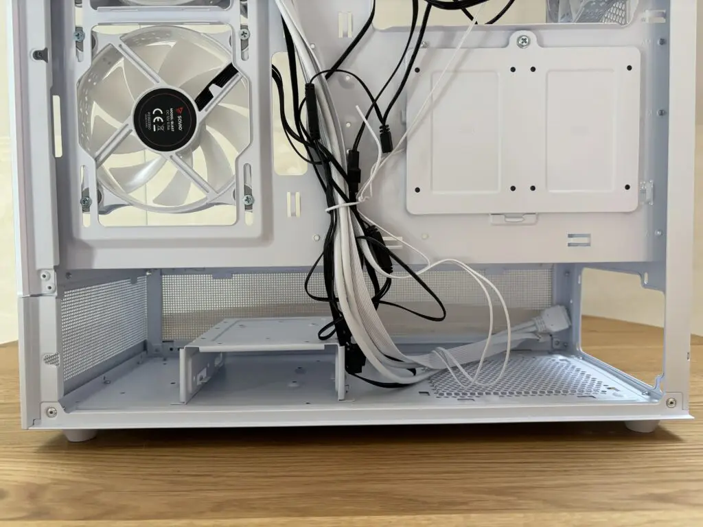 Obudowa w klasycznej formie z nietypowym frontem 76 IMG 8236