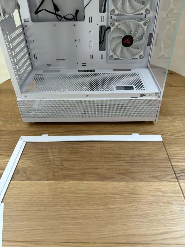 Obudowa w klasycznej formie z nietypowym frontem 22 IMG 8240