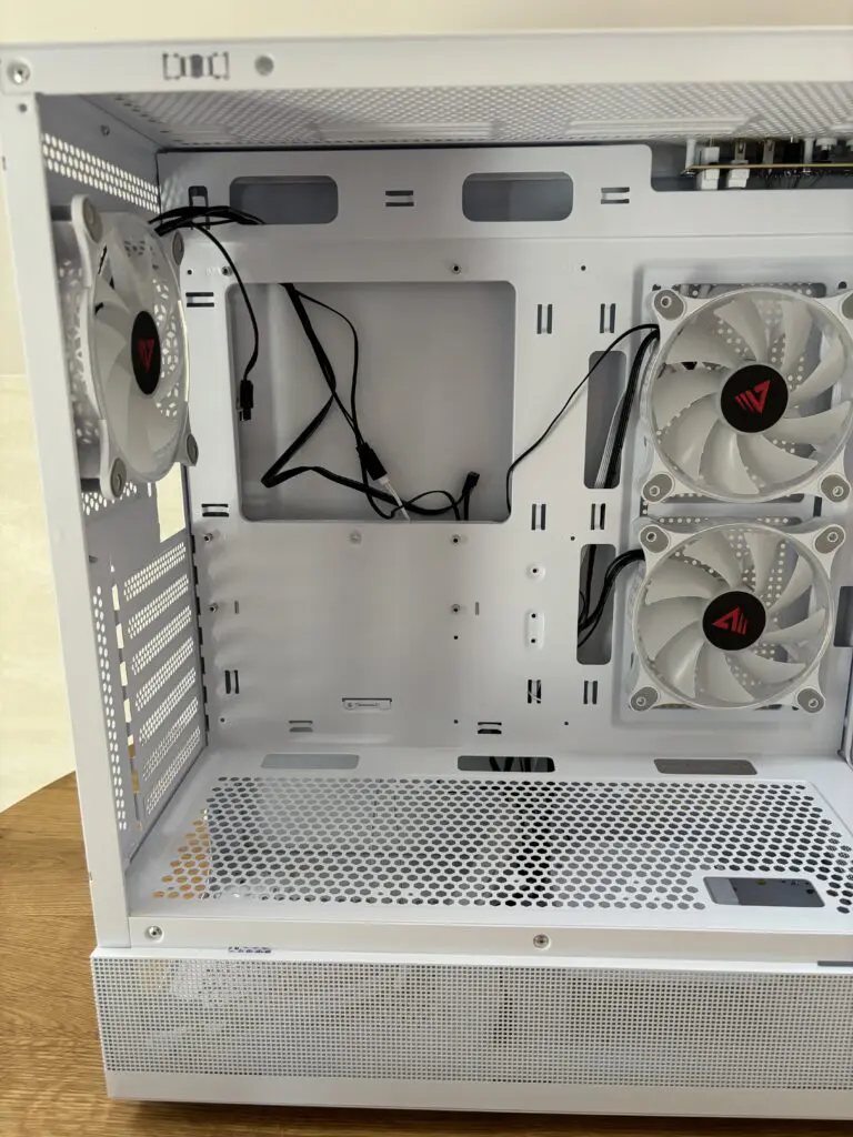 Obudowa w klasycznej formie z nietypowym frontem 62 IMG 8243