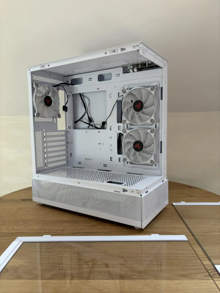 Obudowa w klasycznej formie z nietypowym frontem 24 IMG 8244